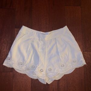 LF SEEK THE LABEL CREAM LACE SHORTS